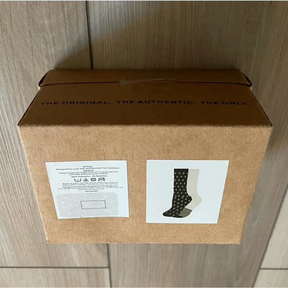 NIB Women's Frye 2 Pairs Cozy Boot Socks